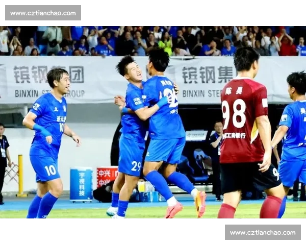 激情对决全程直播，带你零距离感受足球赛场热血瞬间